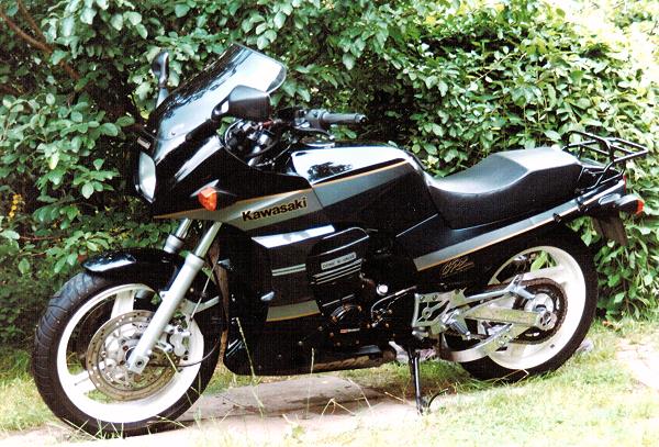Kawasaki GPZ 900R von Armin Heuduck