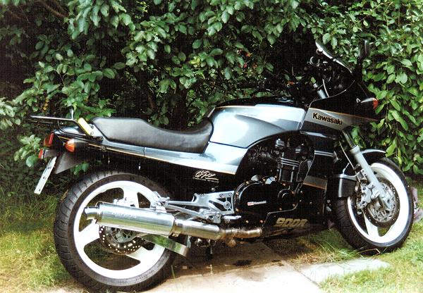 Kawasaki GPZ 900R von Armin Heuduck