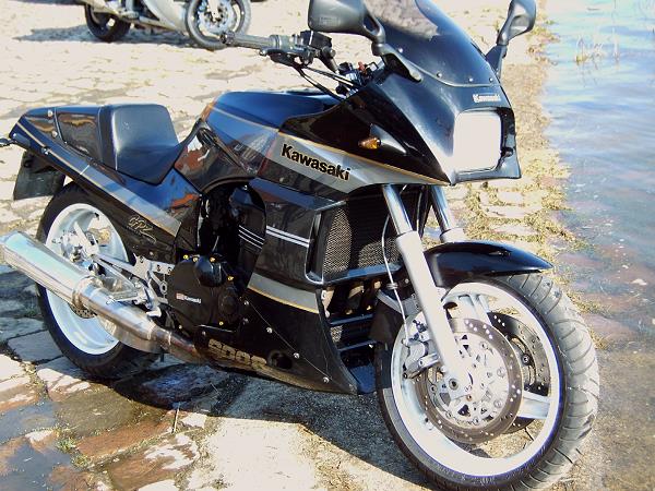 Kawasaki GPZ 900R von Armin Heuduck