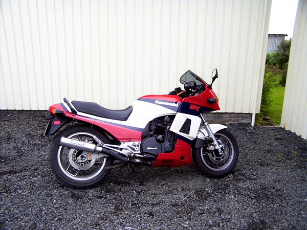Kawasaki GPZ 900R von Karl Sesar