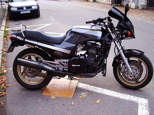 Kawasaki GPZ 900R von Markus Berger