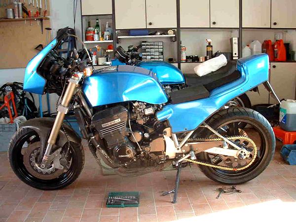 Kawasaki GPZ 900R von Mathias Peters
