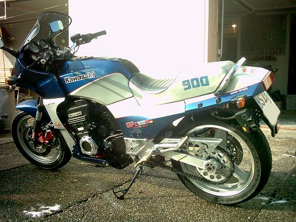 Kawasaki GPZ 900R von Michael Flick