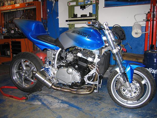 Kawasaki GPZ 900R von Robert Simcic