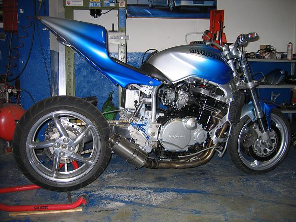 Kawasaki GPZ 900R von Robert Simcic
