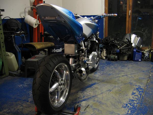 Kawasaki GPZ 900R von Robert Simcic