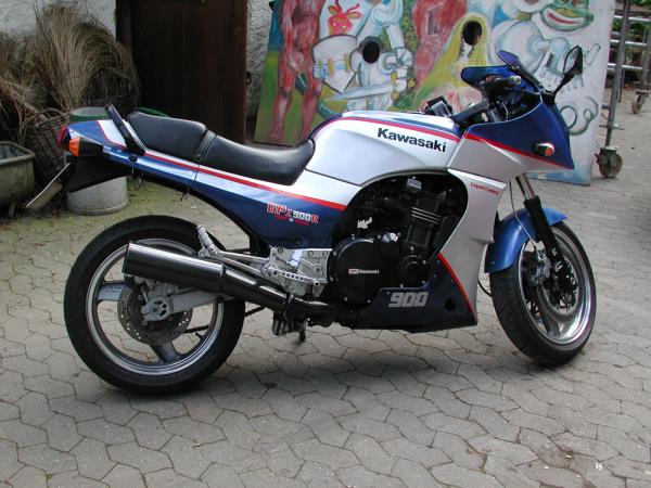 Kawasaki GPZ 900R von Robin Strangfeld