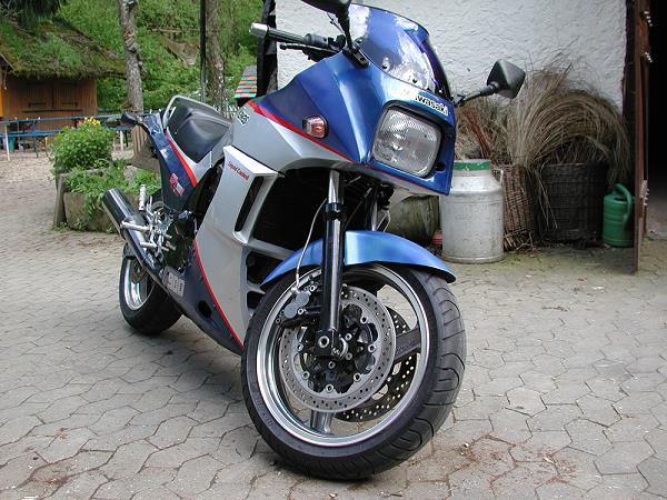 Kawasaki GPZ 900R von Robin Strangfeld