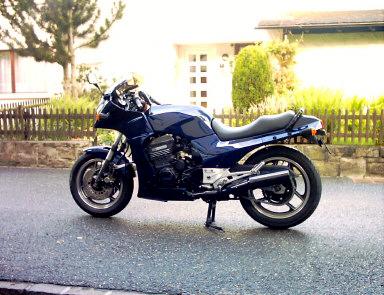 Kawasaki GPZ 900R von Roger Kobler