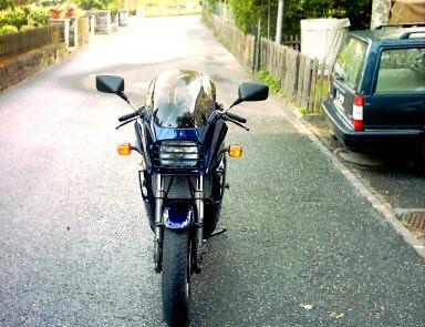 Kawasaki GPZ 900R von Roger Kobler