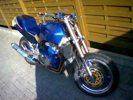 Kawasaki GPZ 900R von Udo Jost