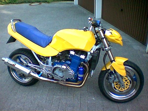 Kawasaki GPZ 900R von Udo Jost
