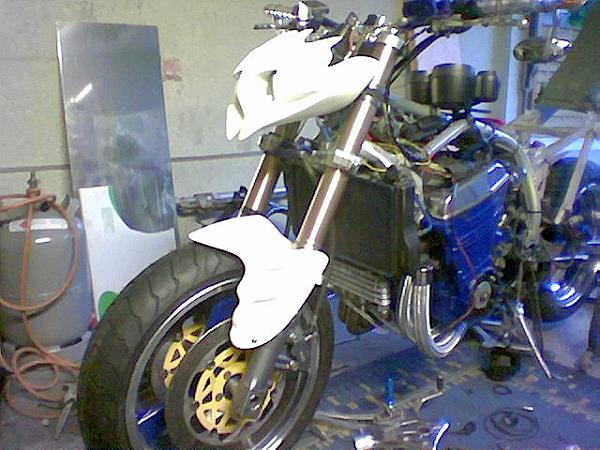 Kawasaki GPZ 900R von Udo Jost