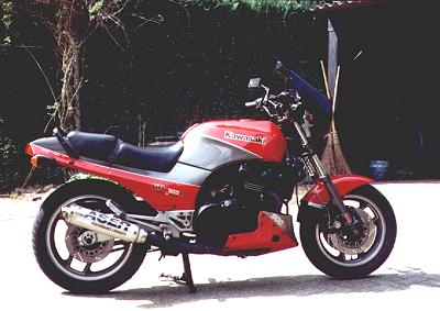 Kawasaki GPZ 900R von A.P. van Wensveen