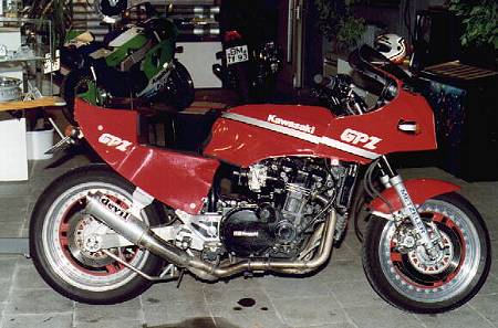 Kawasaki GPZ 900R Page - Picture Gallery 8