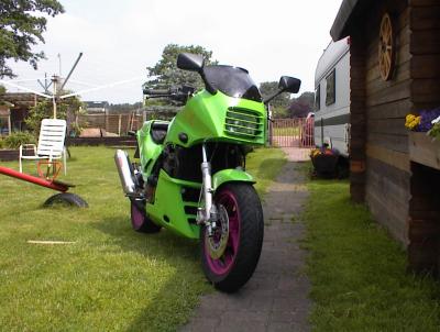 Kawasaki GPZ 900R von "Mad Max"