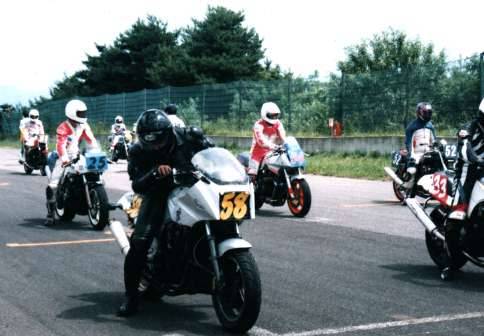 Kawasaki GPZ 900R Page - Race-Pics 3