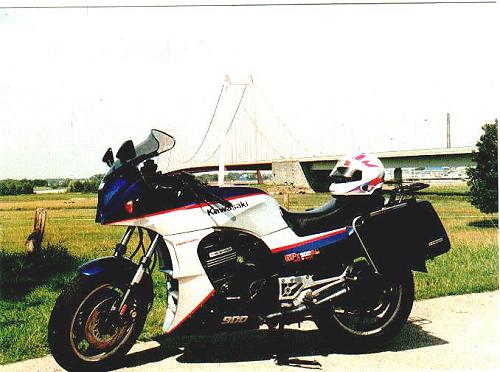 Hartmut Olschok's Kawasaki GPZ 900R