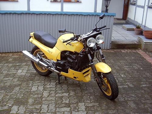 Kawasaki GPZ 900R von Martin Stiller