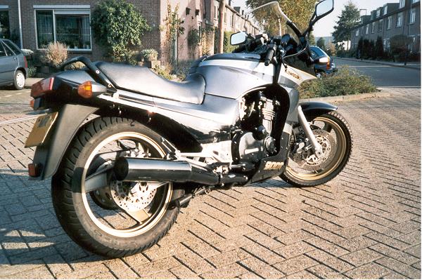 Kawasaki GPZ 900R von Arie van Houts