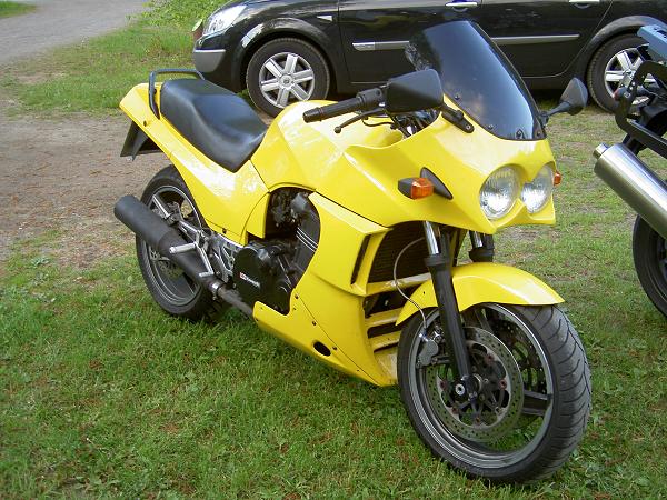 Kawasaki GPZ 900R von Dominik Lobner