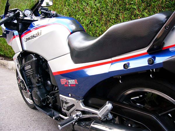 Kawasaki GPZ 900R von Eric Scherrer