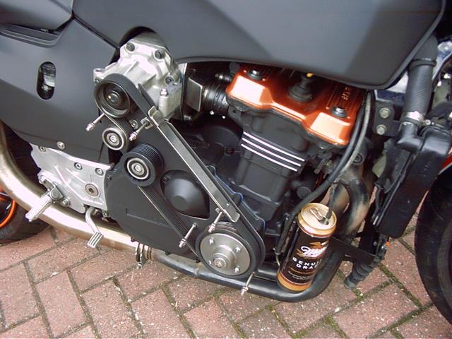 Kawasaki GPZ 900R von Fabian Hollingshausen