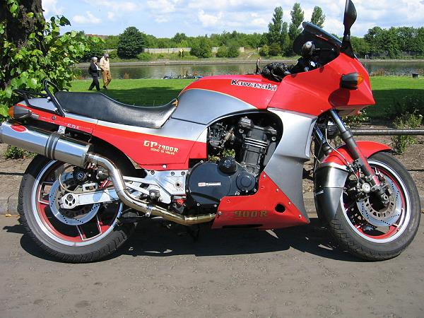 Kawasaki GPZ 900R von Graeme McFarlane