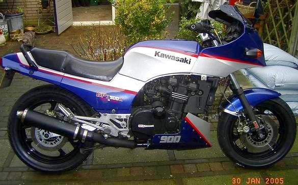 Kawasaki GPZ 900R von Marvin Kyvon