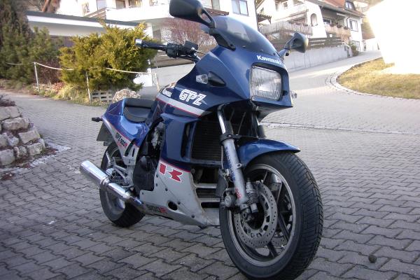 Kawasaki GPZ 900R von Sascha Blasek