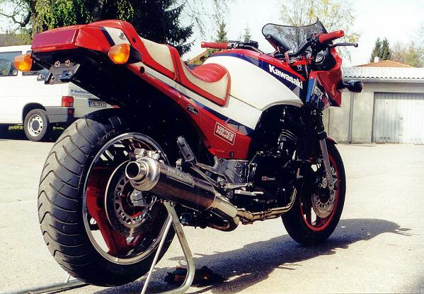 Walter "Schwarze" Schwarzbauer's Kawasaki GPZ 900R