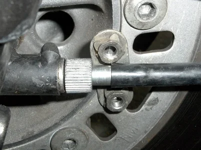 Distanz zwischen Bremsscheibe und Zählerschnecke original.webp