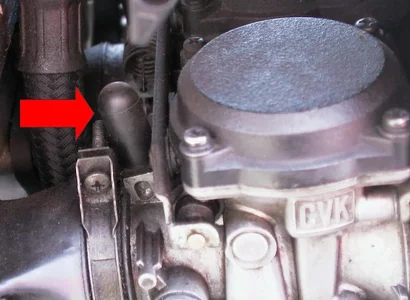 Remove rubber cap bung, install part 4.webp