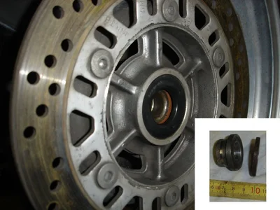 02 Felge re mit Bremsscheibe Distanzst und Hülse.webp 02 Felge re mit Bremsscheibe Distanzst und Hülse.webp