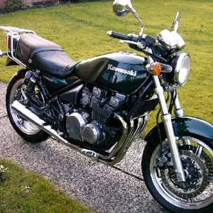 Zephyr 550 bei ebay erstanden. Man kann bei ebay auch Glück haben ! War jedenfalls ein netter Kontakt zur Verkäuferin und die hatte "ihre Kleine" vor 