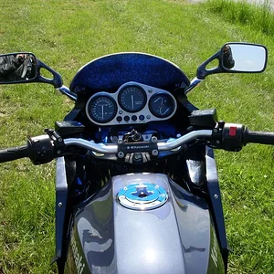 ABM SB-Lenker (jetzt LSL Streetbar schwarz), Cockpit ZX9R, Scheibe MRA blau