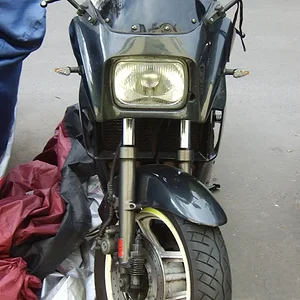 Feno´s GPZ 900 R Frontansicht mit LED Blinkern