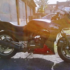 Tja... fast fertig.... und zum dank, stellte sich ein Motorschaden raus :-(

Aber ab April 2010 soll ein neuer Rettungsversuch unternommen werden.... 