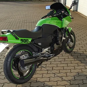 Kawa GPZ 900 R