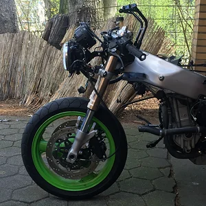 Jetzt mit ZX7R Gabel