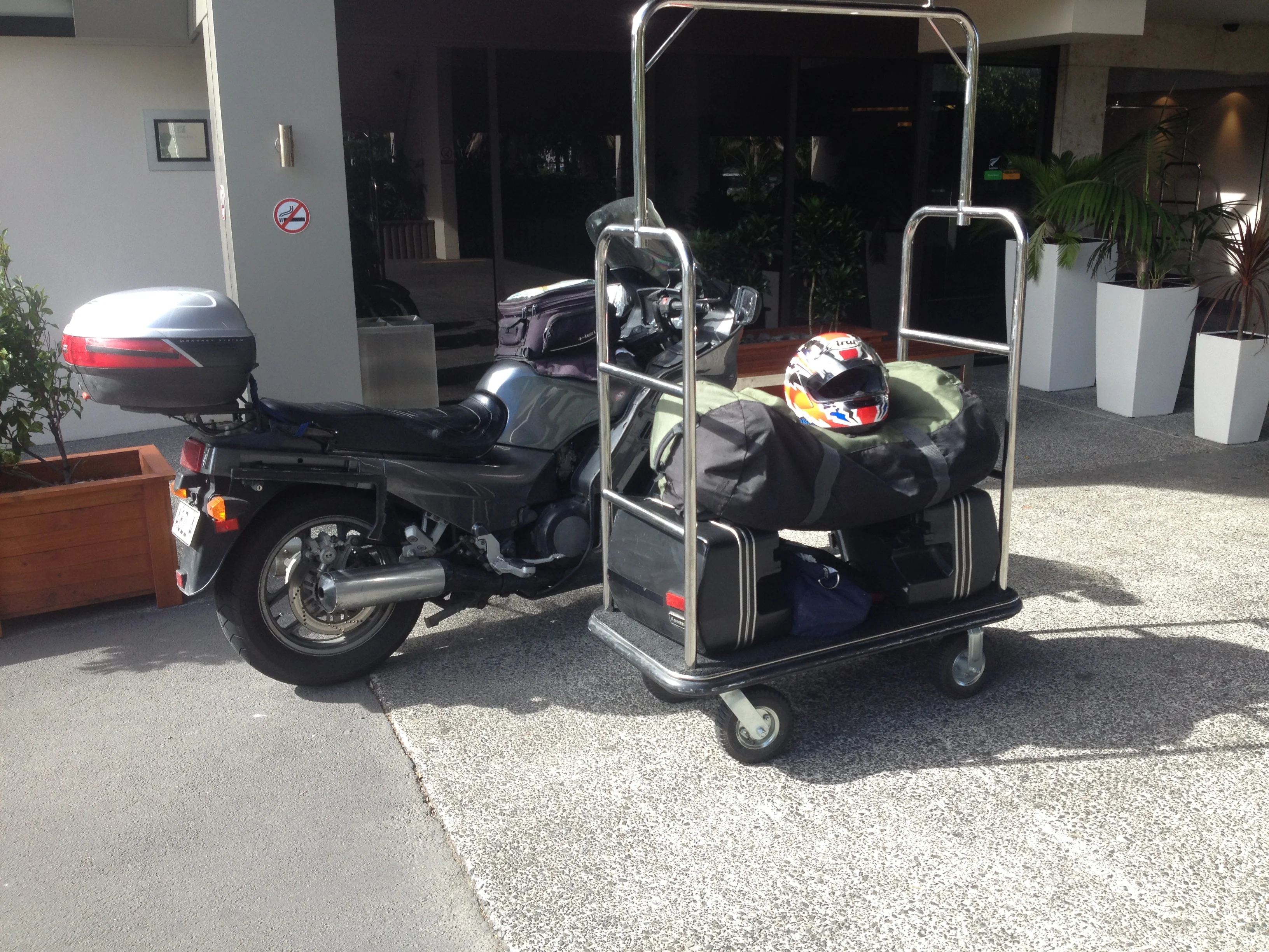 Am Holiday Inn Auckland Airport. Zwischenstation