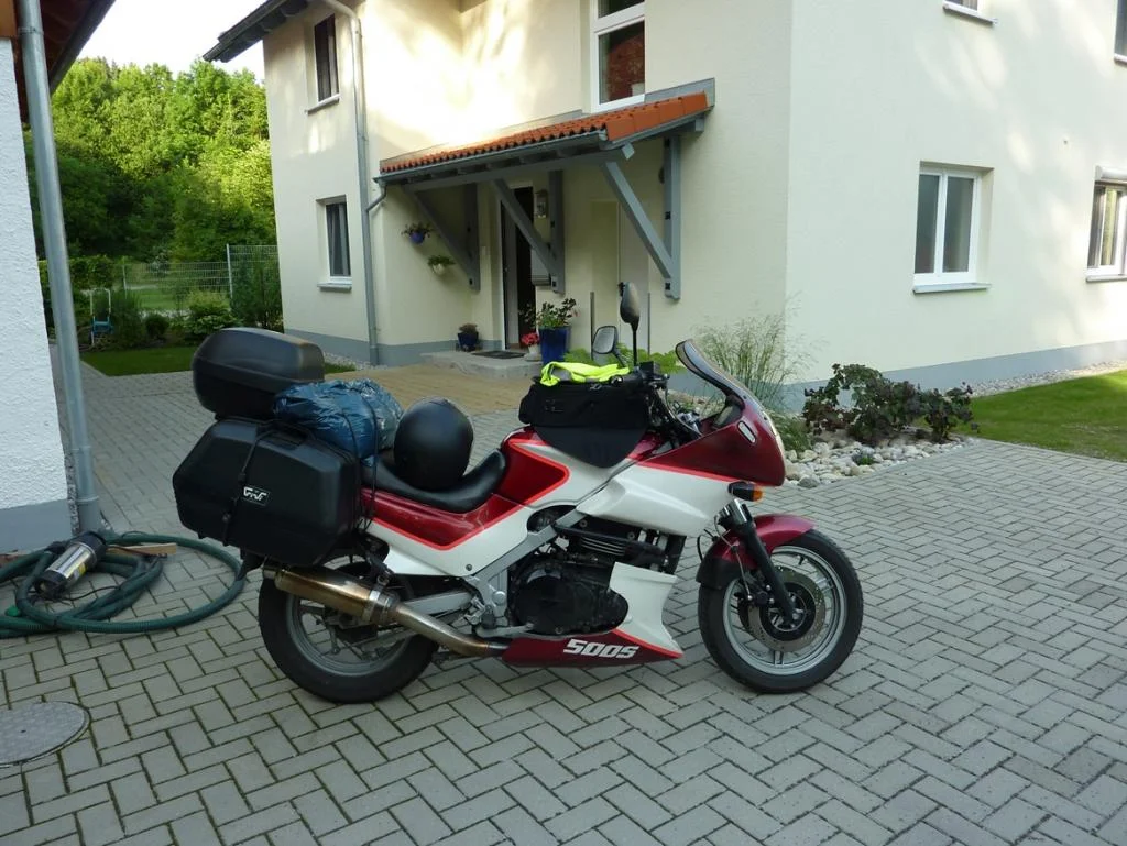 GPZ 500 2010 vor einer Tour mit dem "schönen" alten Lacksatz ;-)