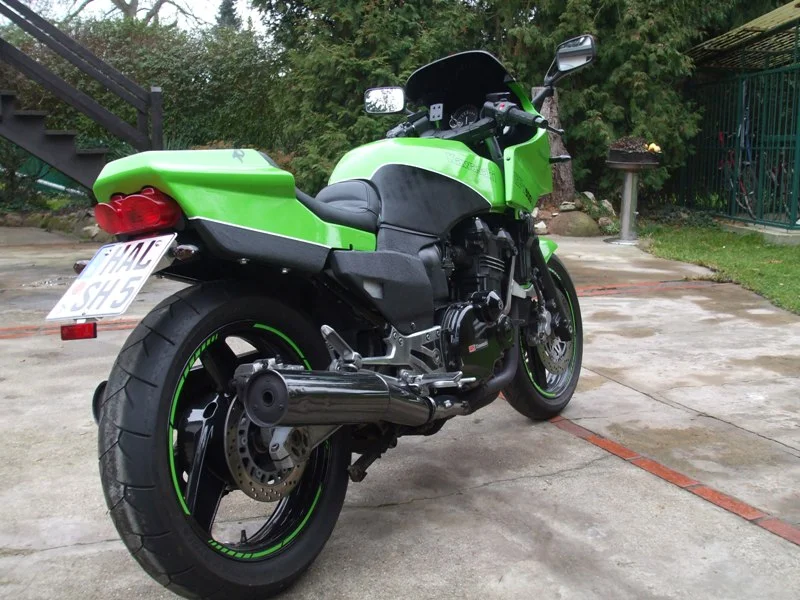 Kawasaki GPZ 900 R