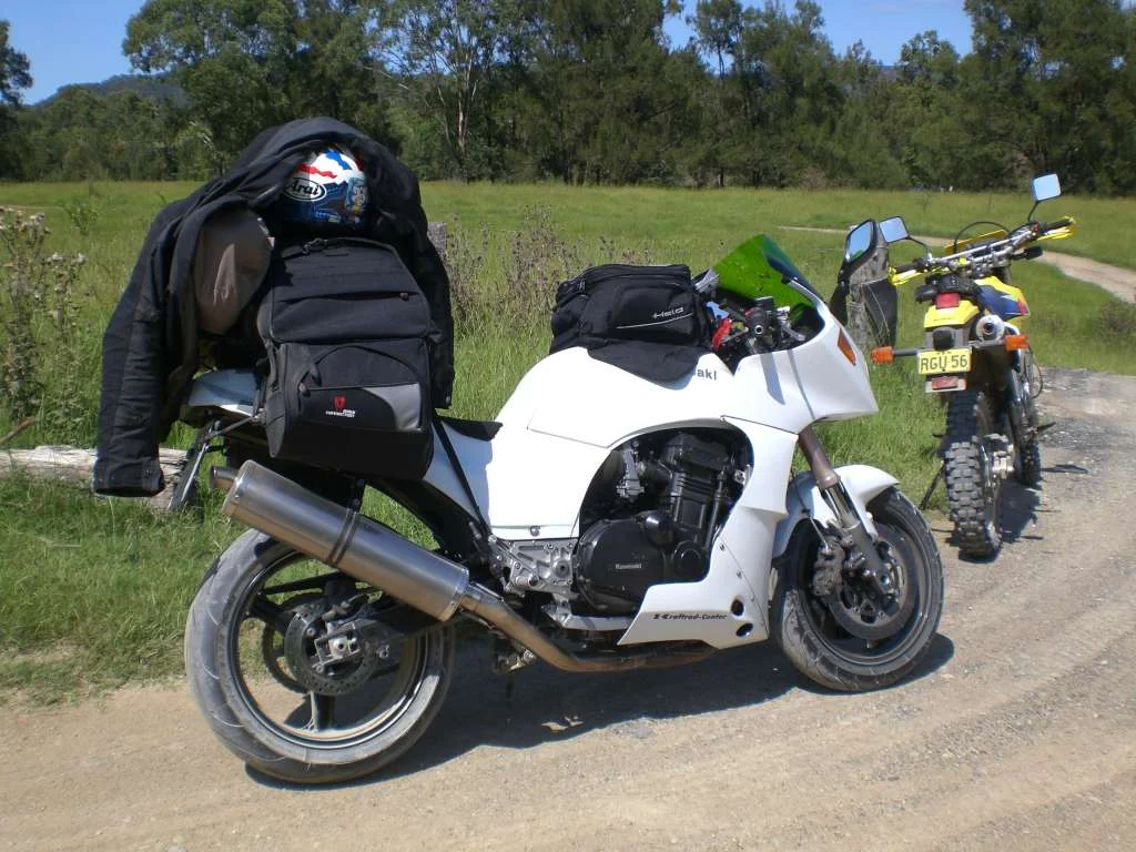 Kleinen plausch mit einem Aussi, der meinte das ich das falsche Moped habe für die Strecke.... Er sollte recht behalten