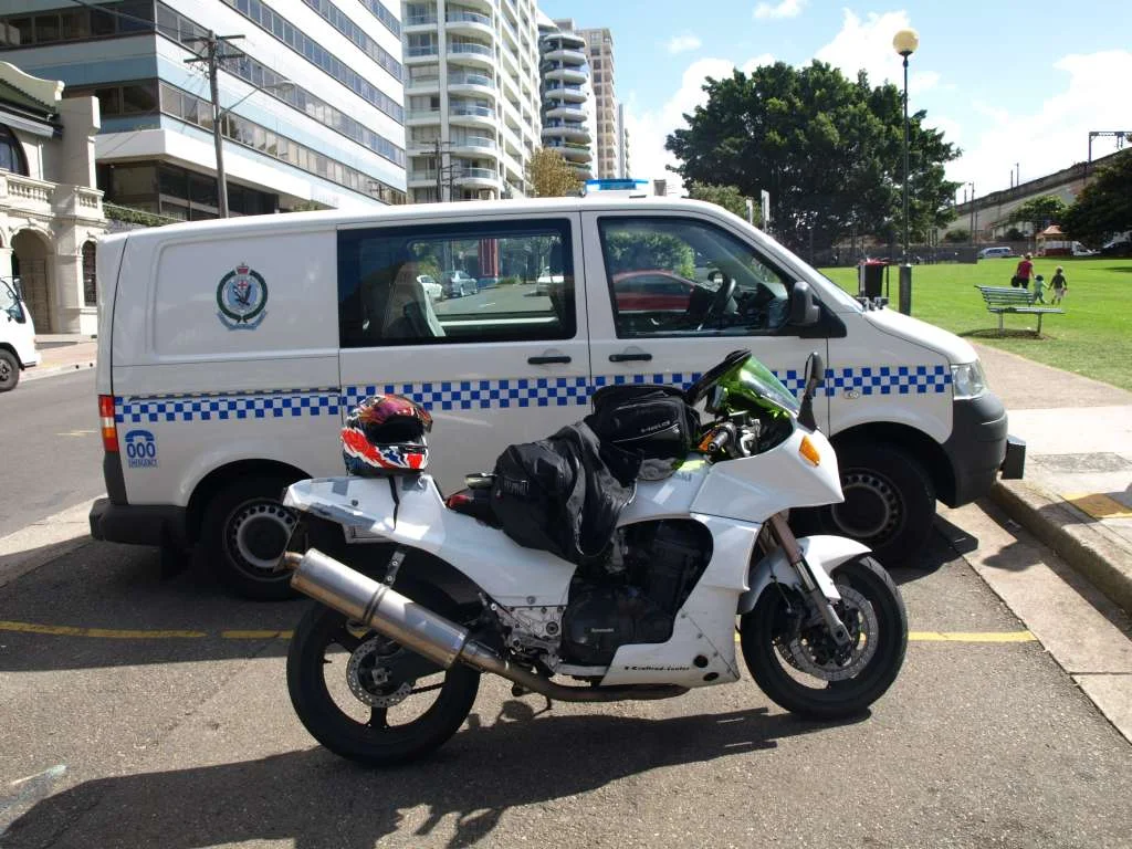 Police, die meinten das Deutsche Nummernschild ist ungültig.... Irtum