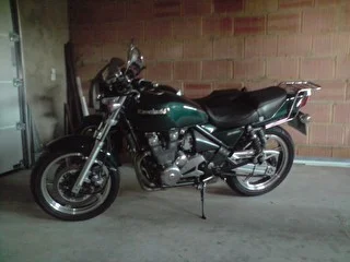 Zephyr 550 04/2009 für Christiane gekauft. 35.000 km aus 1.Hand. Gut gepflegt