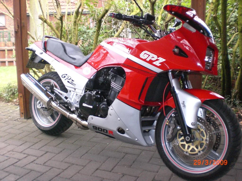 Zustand im März 2009 mit geänderter Auspuffanlage