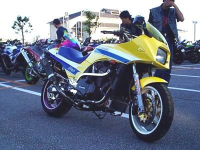 Kawasaki GPZ 900R Page - Picture Gallery 1