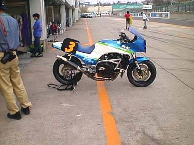 Kawasaki GPZ 900R Page - Race Pics 4