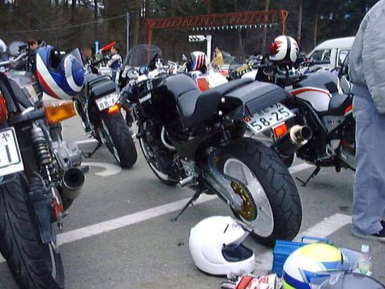 Kawasaki GPZ 900R Page - Race Pics 6